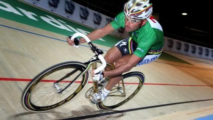 Bettini heeft de competitie in Milaan hervat