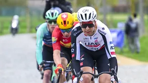 Florian Vermeersch leidt de achtervolgende groep in de E3 Saxo Classic.
