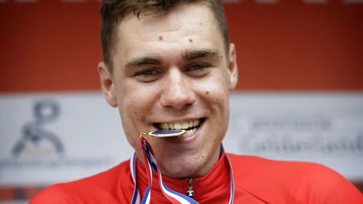 Jakobsen wint millimetersprint in Olympia's Tour