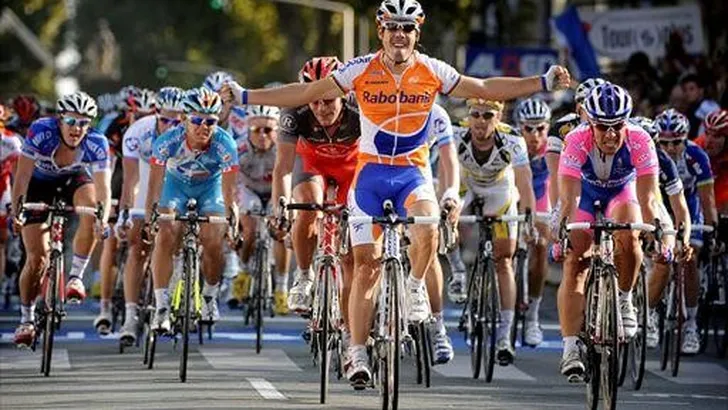 Freire eerste Spaanse winnaar van Parijs-Tours