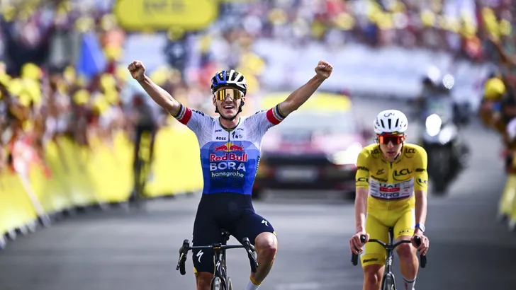 Remco Evenepoel toonde zich, na het uitvallen van Jonas Vingegaard, op Plateau de Solaison als de naaste belager van Tadej Pogacar. Stef Clement gelooft in een duel.