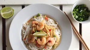 Bo's Thaise gamba's met rijstnoodles