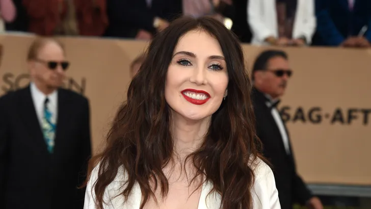 Zoon Carice van Houten nu al gek van The Beatles