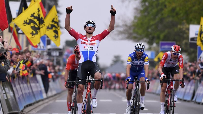 Van der Poel: 'Een paar ploegen hebben contact opgenomen ...