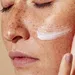 Met deze 6 trucjes blijft je make-up ook op bloedhete zomerdagen mooi zitten