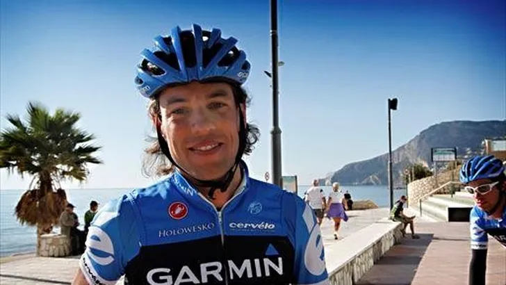 Dekker wint in de Sarthe, M. Kreder gevallen