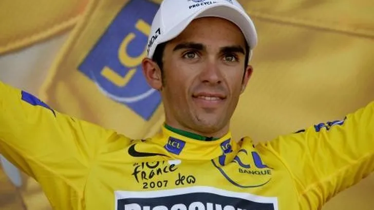 Alberto Contador nu echt in de gele trui