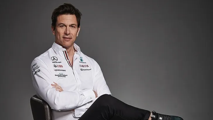 Wolff leeft mee met Verstappen: 'Hij verdient de titel, maar iedereen heeft het over Abu Dhabi'