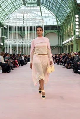 Paris Fashion Week: Chanel's SS25-show