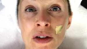 De Golden Facial van Nouveau's vlogger Maaike Dorsteen