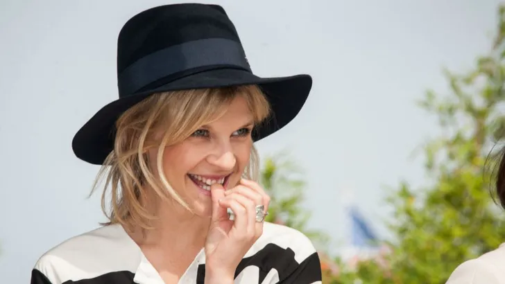 5 outfits van Clemence Poesy