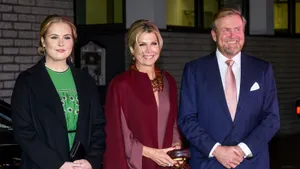 Klaar voor Koningsdag? Leer het verrassende verschil tussen het Koninklijk Huis en de Koninklijke Familie. Wie hoort er nu echt bij?