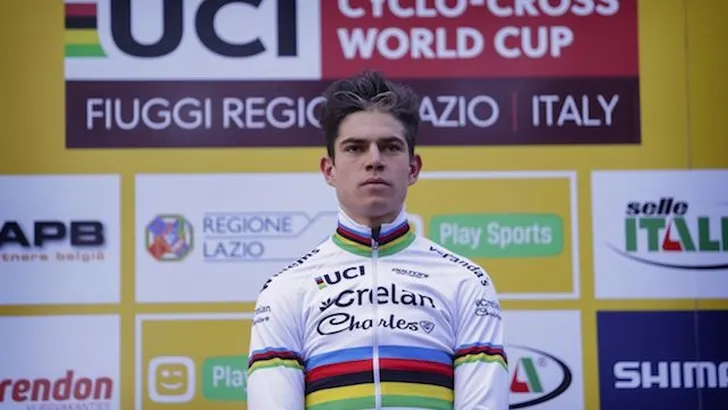 WK veldrijden: Van Aert prolongeert wereldtitel