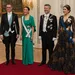 Koningin Mary verrast met bijzondere tiara bij staatsbanket – Foto van koning Frederik, koningin Mary, president Alexander Stubb en zijn echtgenoot Suzanne Innes-Stubb, maart 2025.
