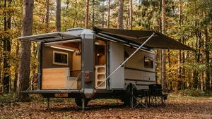 Turkse offroad-caravan biedt luxe appartement op wielen inclusief vaatwasser en eigen terras