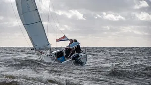 Zoef op de korte golven die je ziet op het IJsselmeer en Markermeer. ©Eric van den Bandt