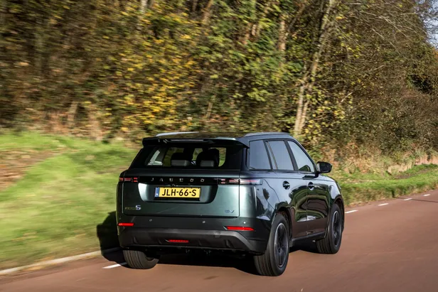 Avontuurlijke Jaecoo 5 debuteert in Nederland als volledig elektrische EV en als SHS-H hybride