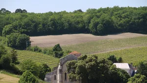 Verlaten, vervallen... En nu adembenemend: de renaissance van Château de Bouteville