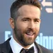Ophef over 'mislukte' spray tan van Ryan Reynolds