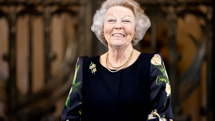 Prinses Beatrix weer thuis na operatie